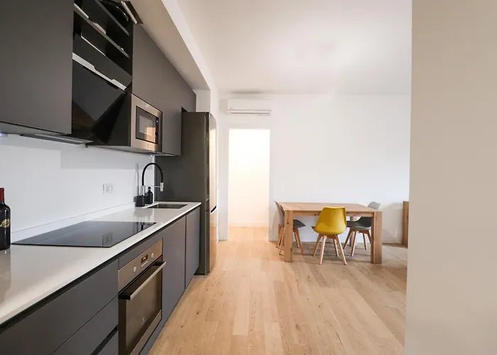 Modern Deluxe - 15min Colosseum, Ac, Wifi&metro 5min Apartment *